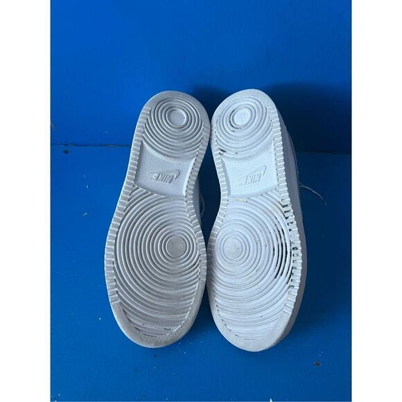 Nike Women’s Court Vision Low Top White Casual Sneakers Shoe CW5596-100 Size 6.5 - Picture 4 of 6